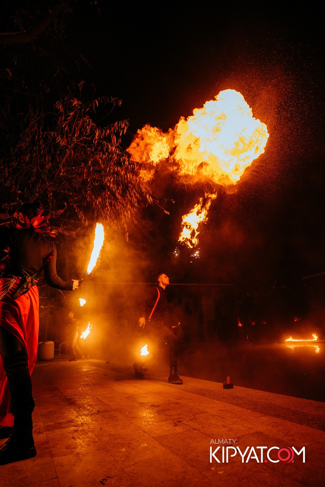 EDEN BAR & RESTAURANT. КИПЯТКОМ АЛМАТЫ!