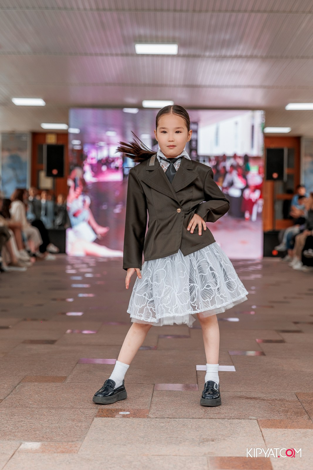 JUNIOR FASHION SHOW. КИПЯТКОМ АЛМАТЫ!