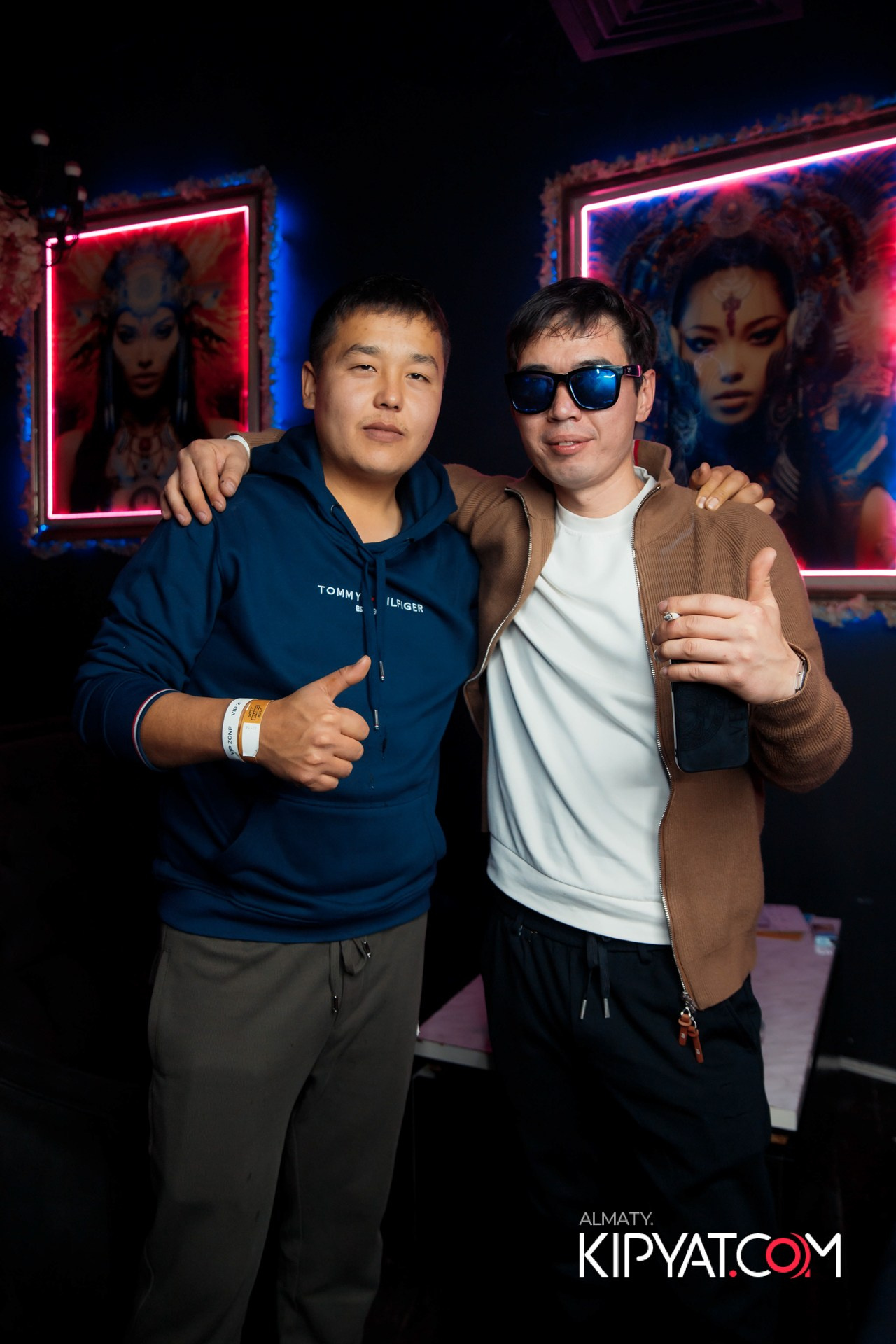 UYAT EMES BAR. КИПЯТКОМ АЛМАТЫ!