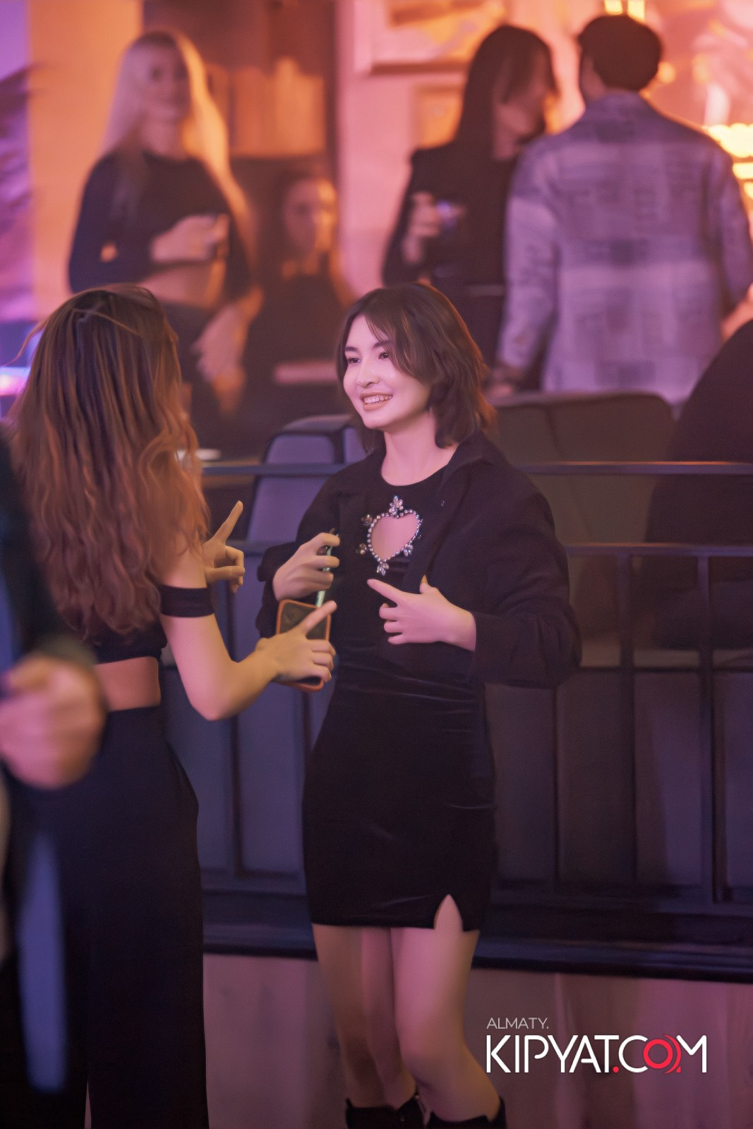 SANTA BARBARA — ПИТ ДЖЕЙСОН (ГР. ПРЕМЬЕР-МИНИСТР) И ИЛЬЯ ЗУДИН (ГР. ДИНАМИТ) НА ПРЕДНОВОГОДНЕЙ ВЕЧЕРИНКЕ. КИПЯТКОМ АЛМАТЫ!