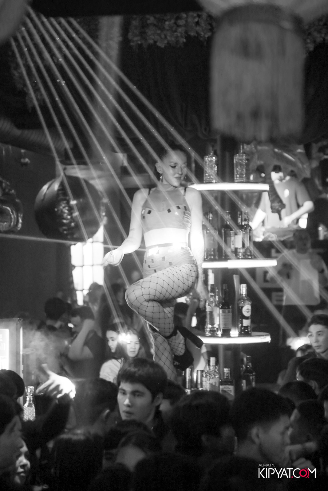 UYAT EMES BAR. КИПЯТКОМ АЛМАТЫ!