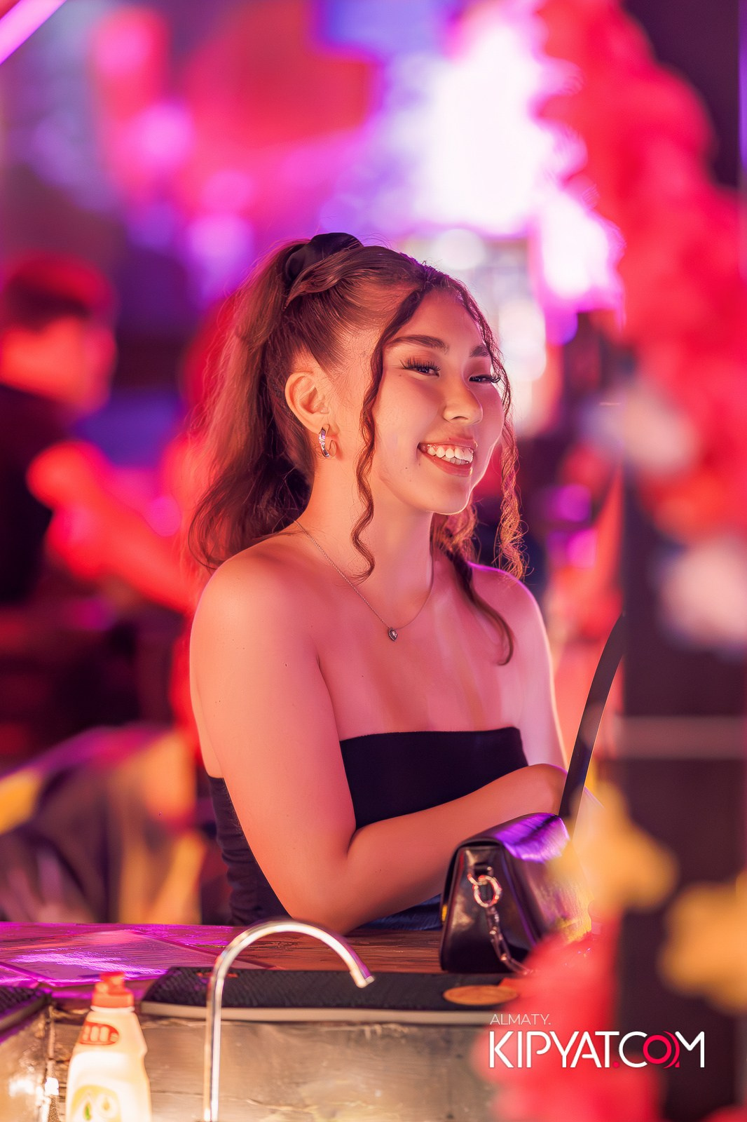 SKY BAR. КИПЯТКОМ АЛМАТЫ!