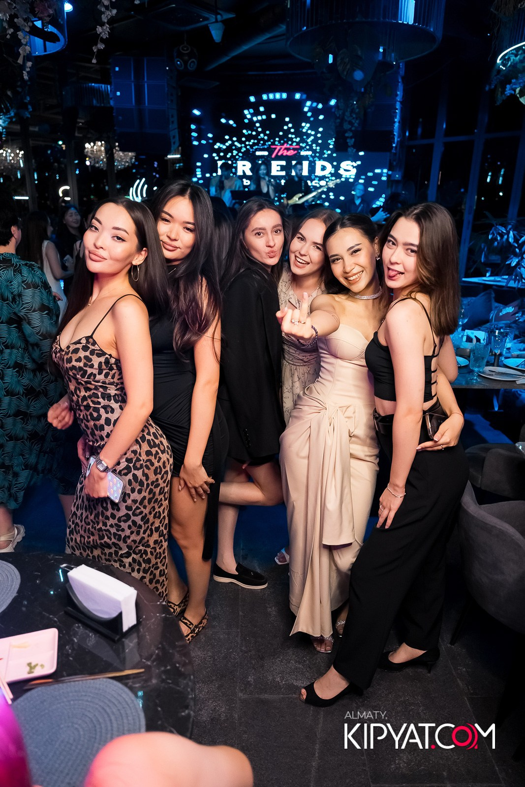 FRIENDS BAR & TERRACE. КИПЯТКОМ АЛМАТЫ!