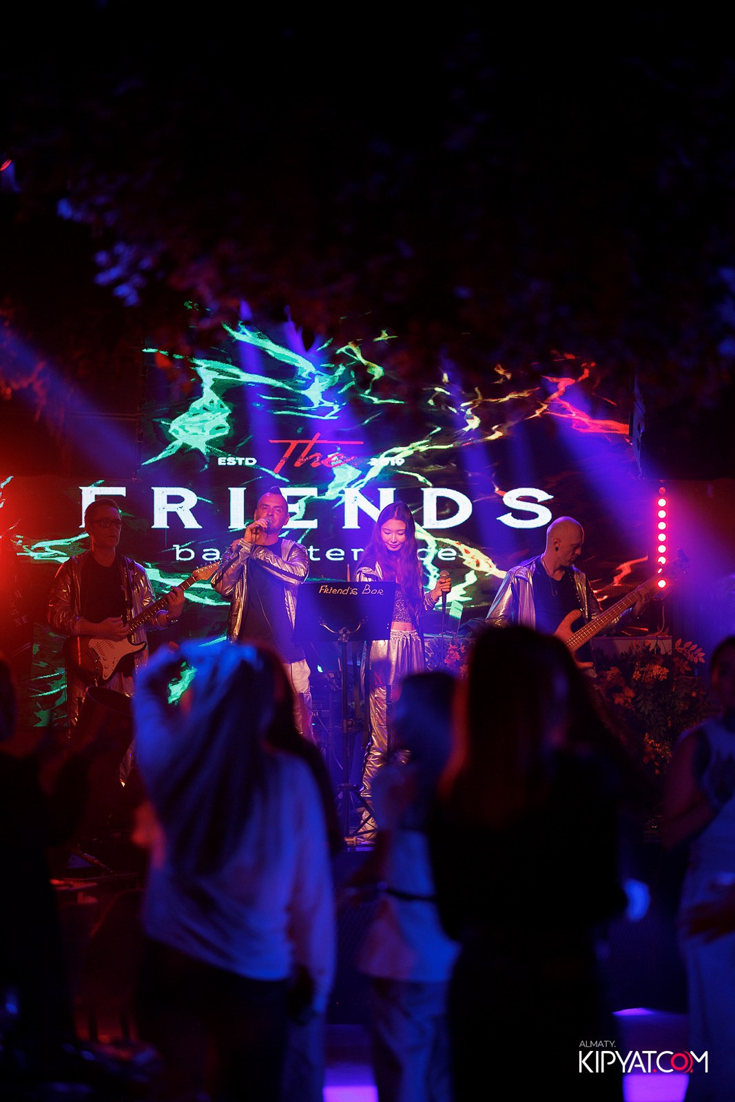 FRIENDS BAR & TERRACE. КИПЯТКОМ АЛМАТЫ! Фотосъемка мероприятий в Алматы