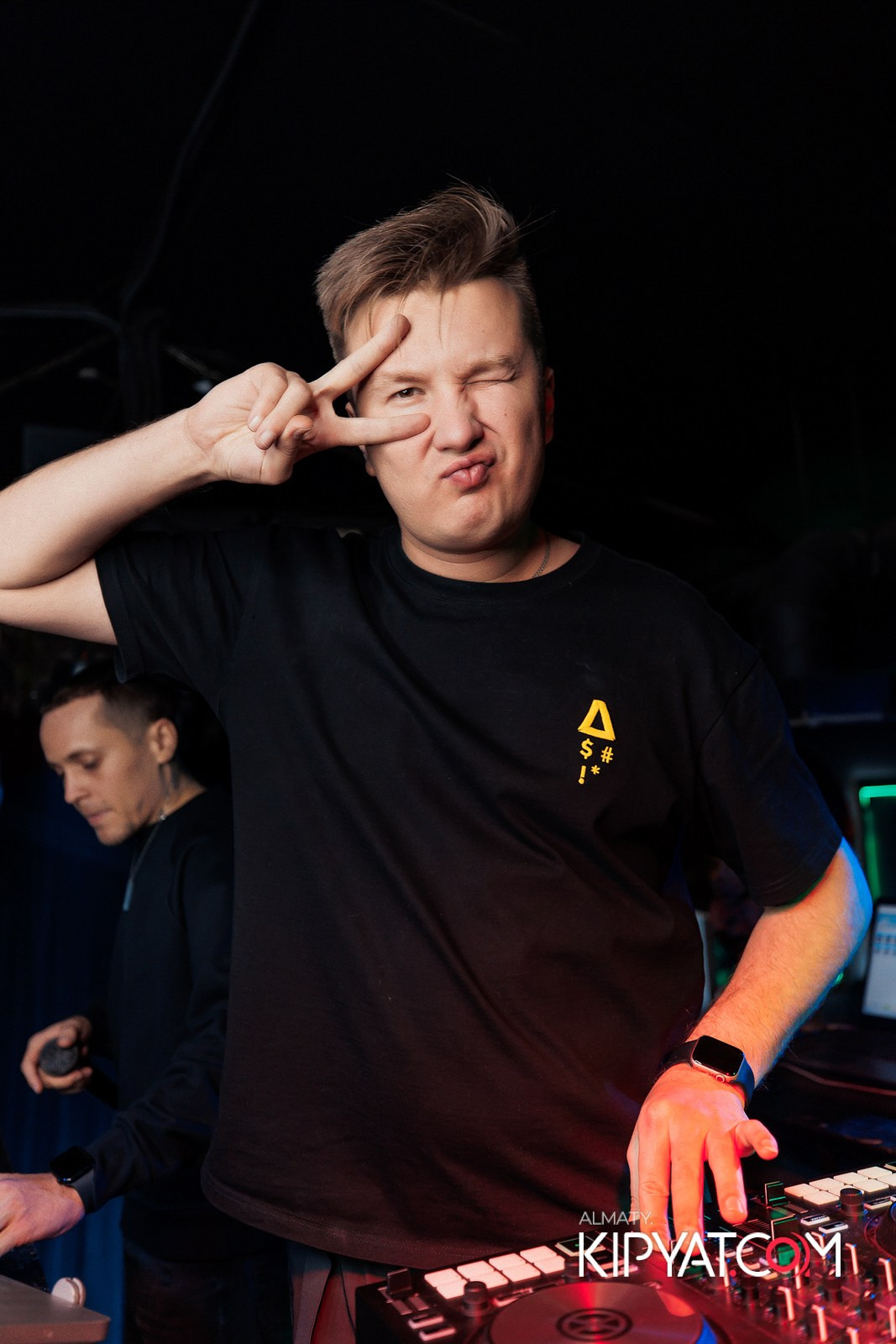 UYAT EMES BAR. КИПЯТКОМ АЛМАТЫ!