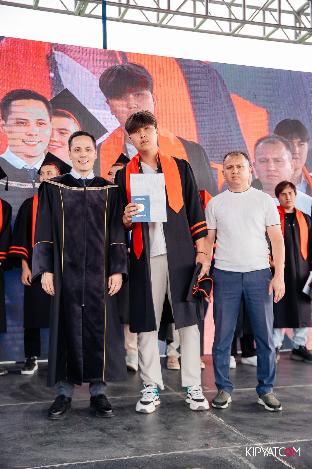 ВРУЧЕНИЕ ДИПЛОМОВ — НАРХОЗ КОЛЛЕДЖ. Part 3. КИПЯТКОМ АЛМАТЫ!