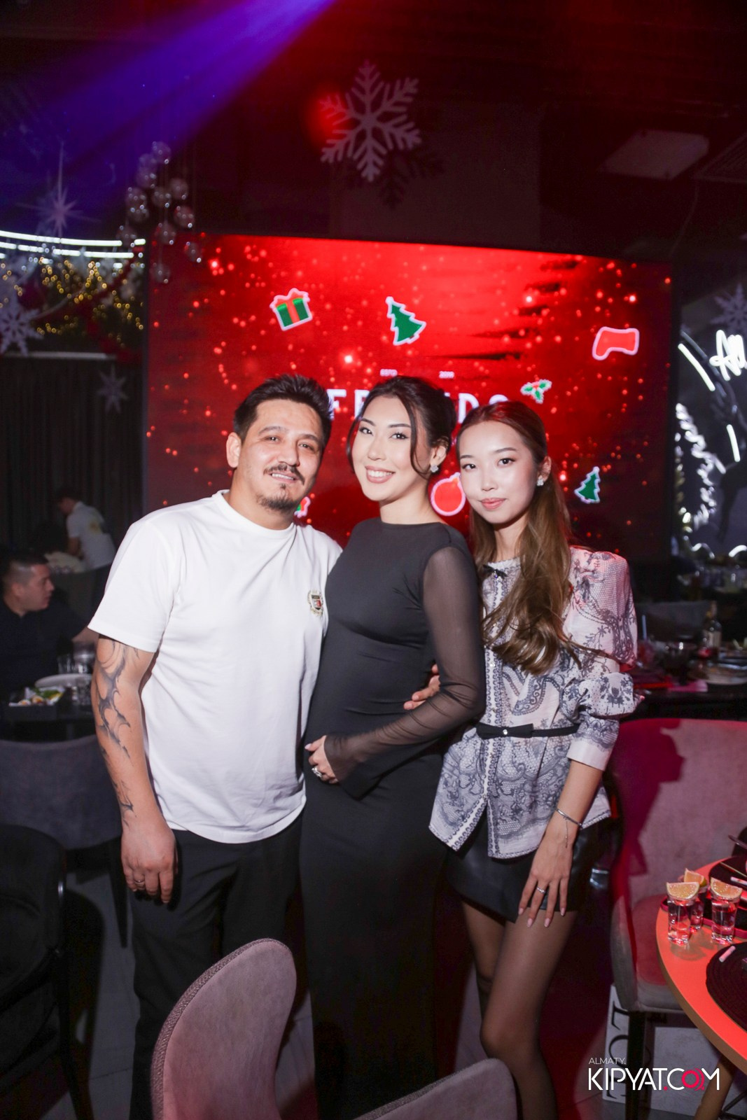 FRIENDS BAR & TERRACE. КИПЯТКОМ АЛМАТЫ! Фотосъемка мероприятий в Алматы