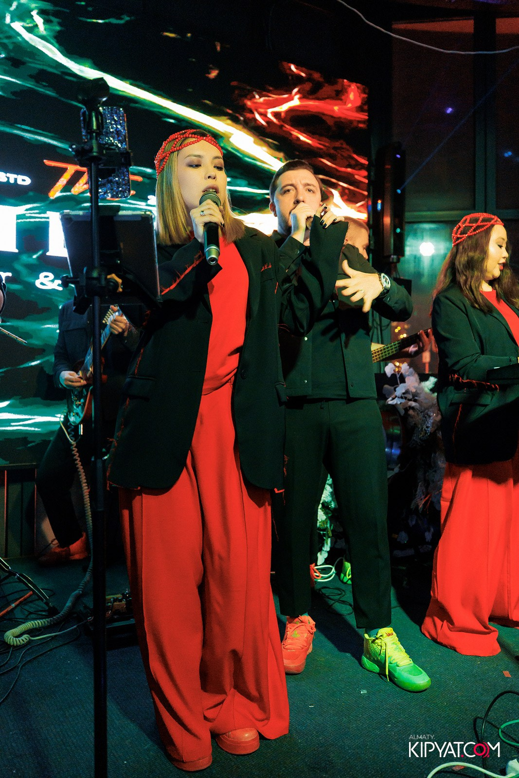 FRIENDS BAR & TERRACE. КИПЯТКОМ АЛМАТЫ!