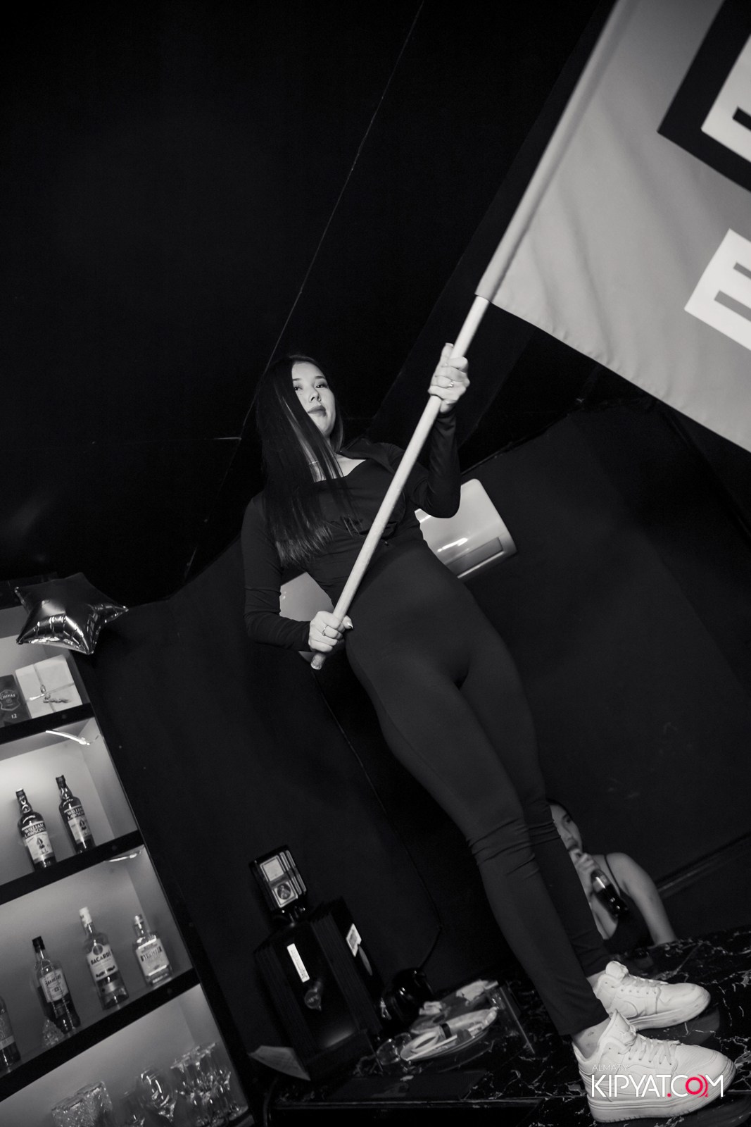 UYAT EMES BAR. КИПЯТКОМ АЛМАТЫ!