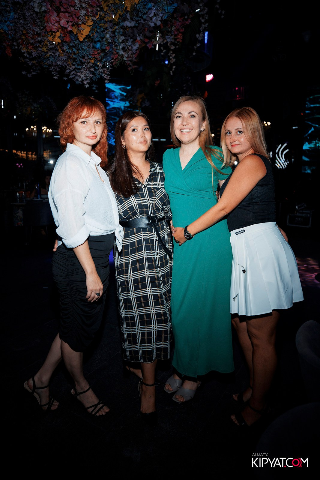 FRIENDS BAR & TERRACE. КИПЯТКОМ АЛМАТЫ!