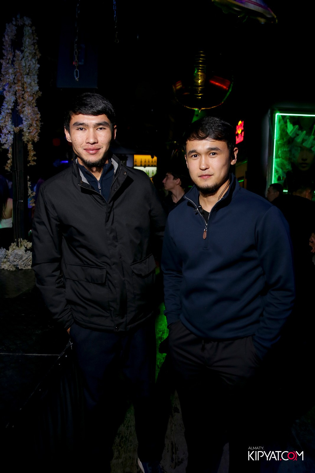 UYAT EMES BAR. КИПЯТКОМ АЛМАТЫ!