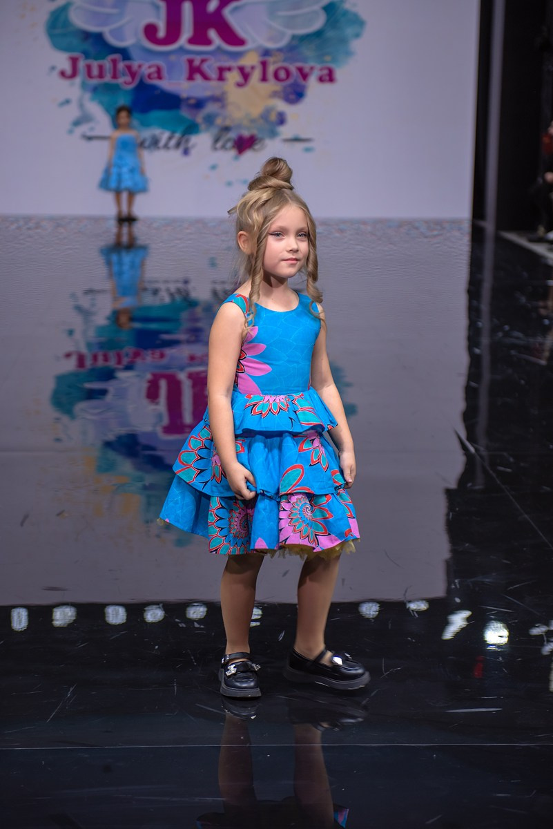 SochiFashionWeek2024 дизайнер Юлия Крылова. Семейный и коммерческий фотограф в Сочи Александр Бодунов