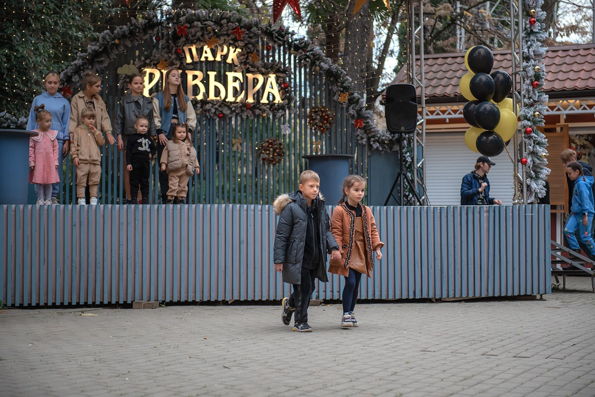 Парк Ривьера дефиле HAPPYkids. Семейный и коммерческий фотограф в Сочи Александр Бодунов