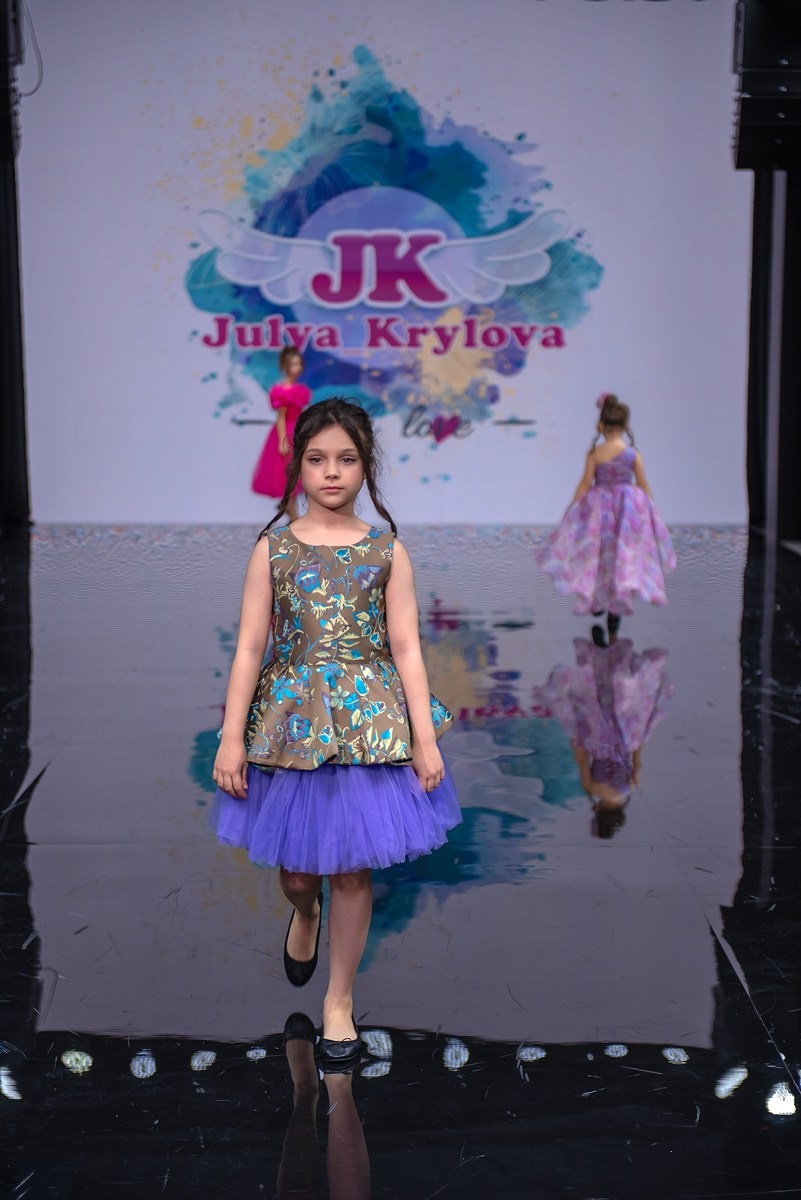 SochiFashionWeek2024 дизайнер Юлия Крылова. Семейный и коммерческий фотограф в Сочи Александр Бодунов