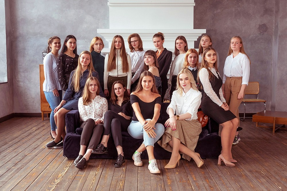 В школе. Выпускные альбомы СПБ. Фотограф в Садик и Школу