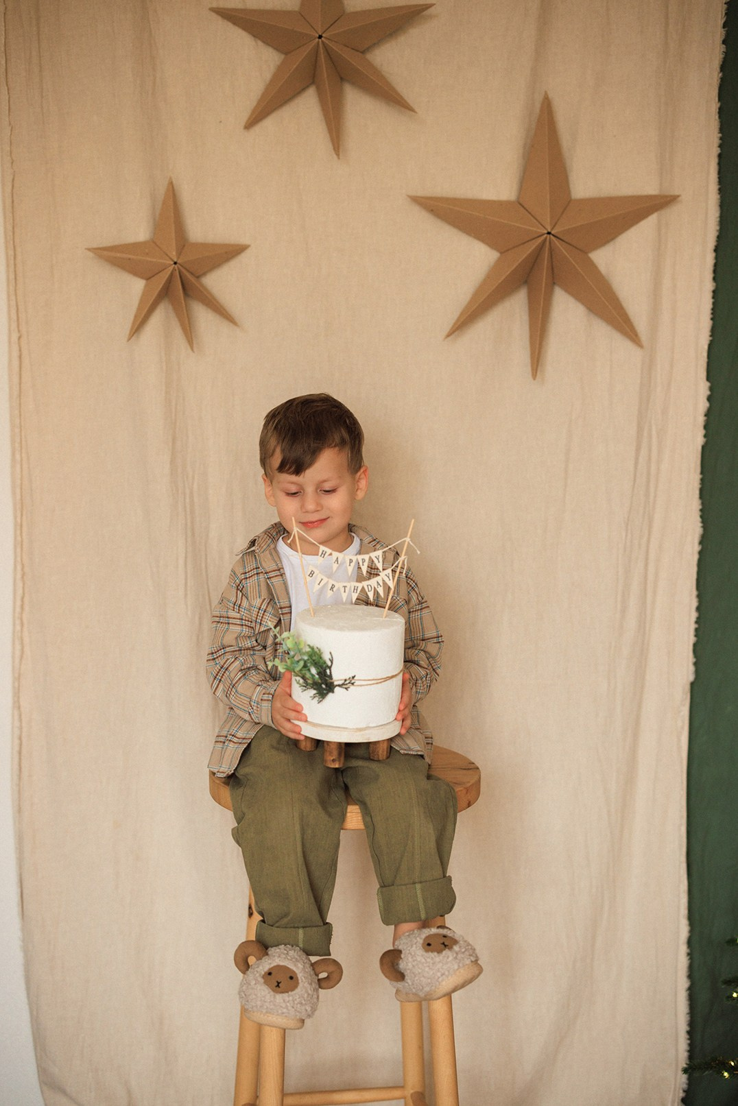 Интерьер фотостудии «Mestone» , Новый год 2025–2026 гг. Семейный и детский фотограф в Краснодаре Анна Трашкова