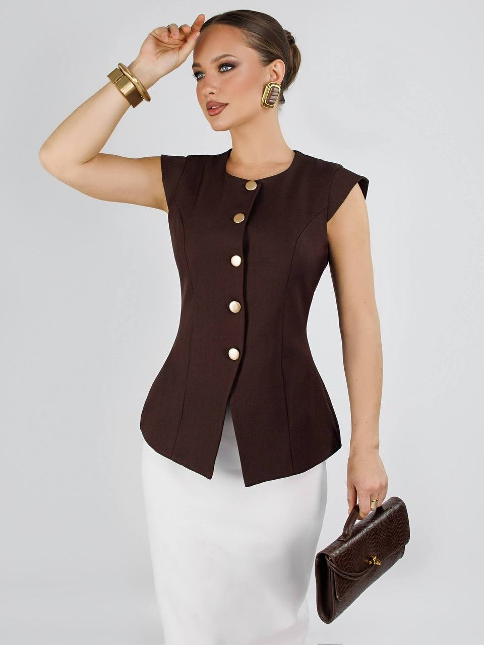 Елена, р-р 42-44, рост 170. KED Production — продакшн из СПб. Создаём фото, видео и контент, который помогает брендам и селлерам продавать больше