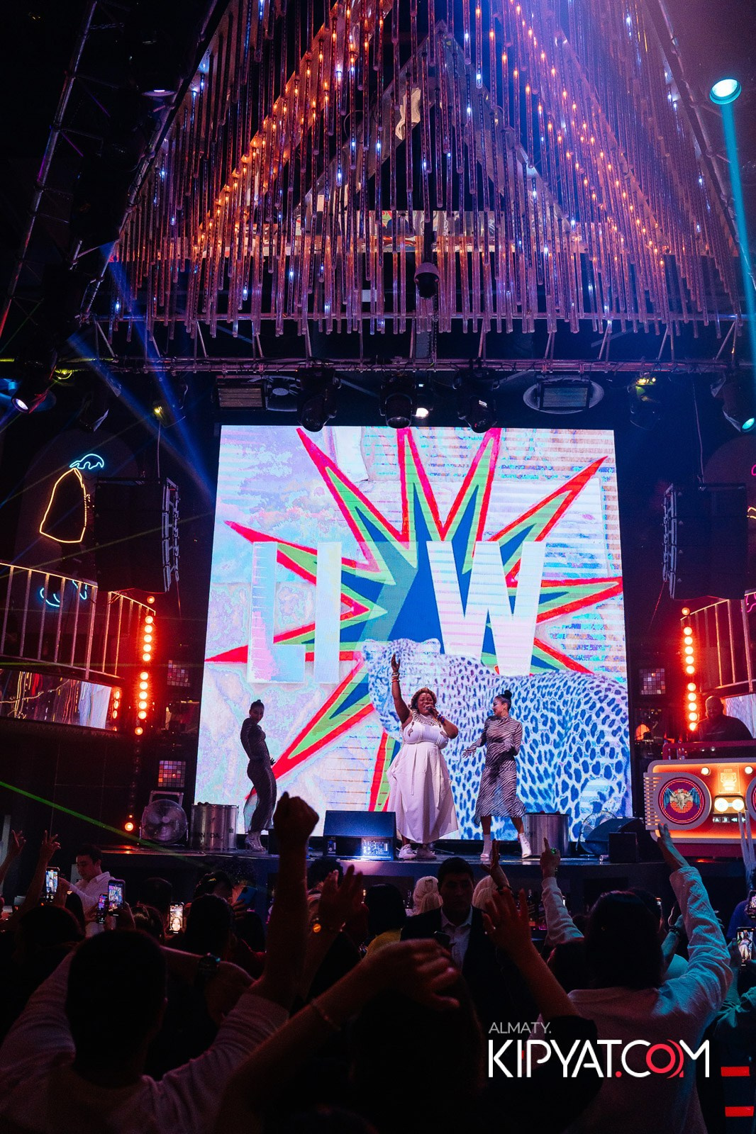 SANTA BARBARA — ВЫСТУПЛЕНИЕ LIZWI. КИПЯТКОМ АЛМАТЫ!