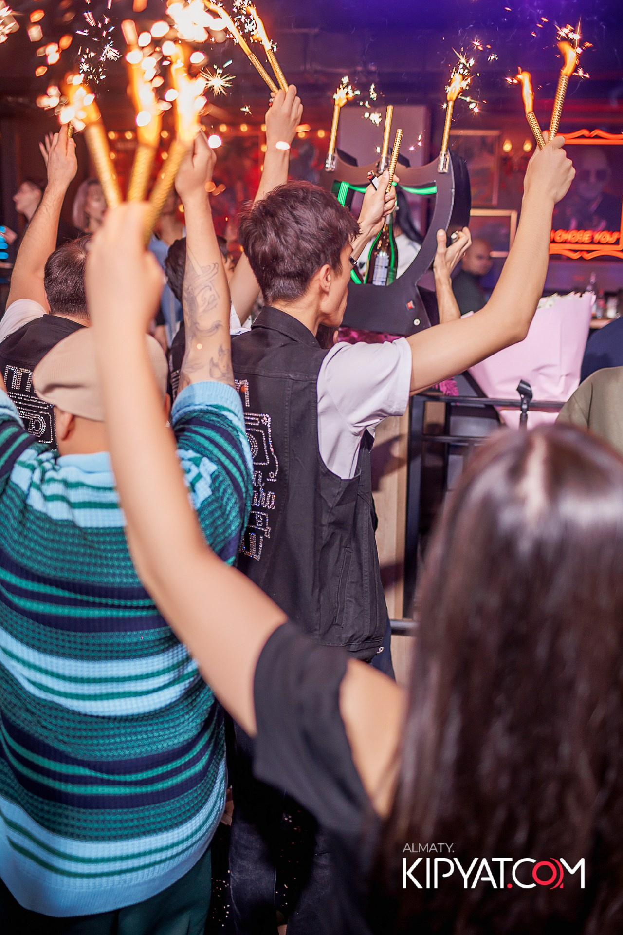 SANTA BARBARA — ВЫСТУПЛЕНИЕ ГРУППЫ REFLEX. КИПЯТКОМ АЛМАТЫ!