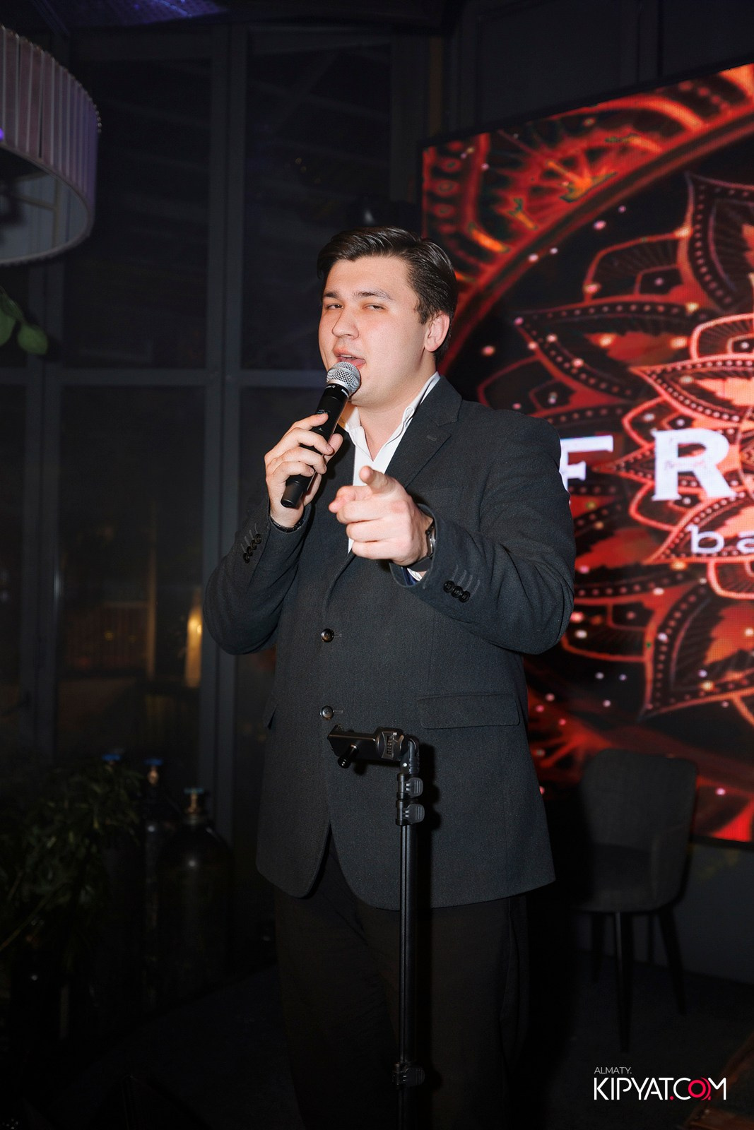 FRIENDS BAR & TERRACE. КИПЯТКОМ АЛМАТЫ! Фотосъемка мероприятий в Алматы