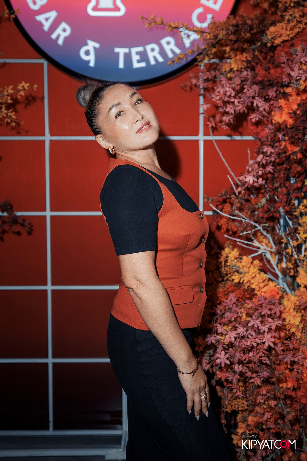 FRIENDS BAR & TERRACE. КИПЯТКОМ АЛМАТЫ!