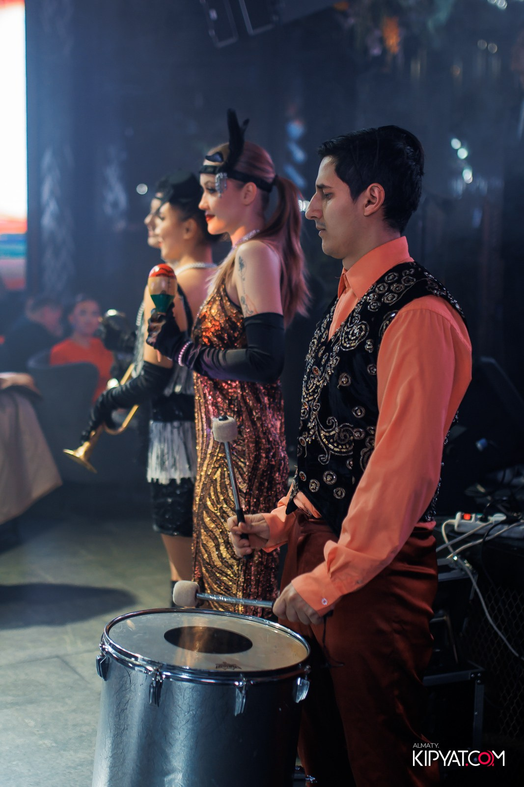 FRIENDS BAR & TERRACE. КИПЯТКОМ АЛМАТЫ!