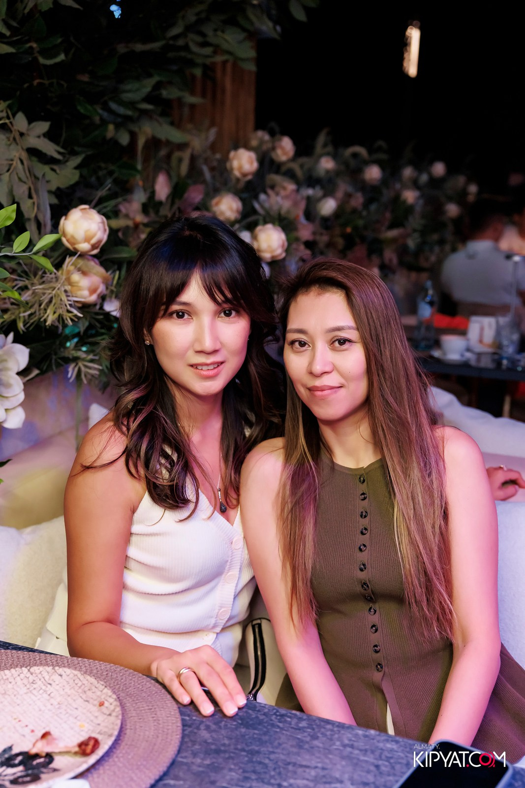 FRIENDS BAR & TERRACE. КИПЯТКОМ АЛМАТЫ!