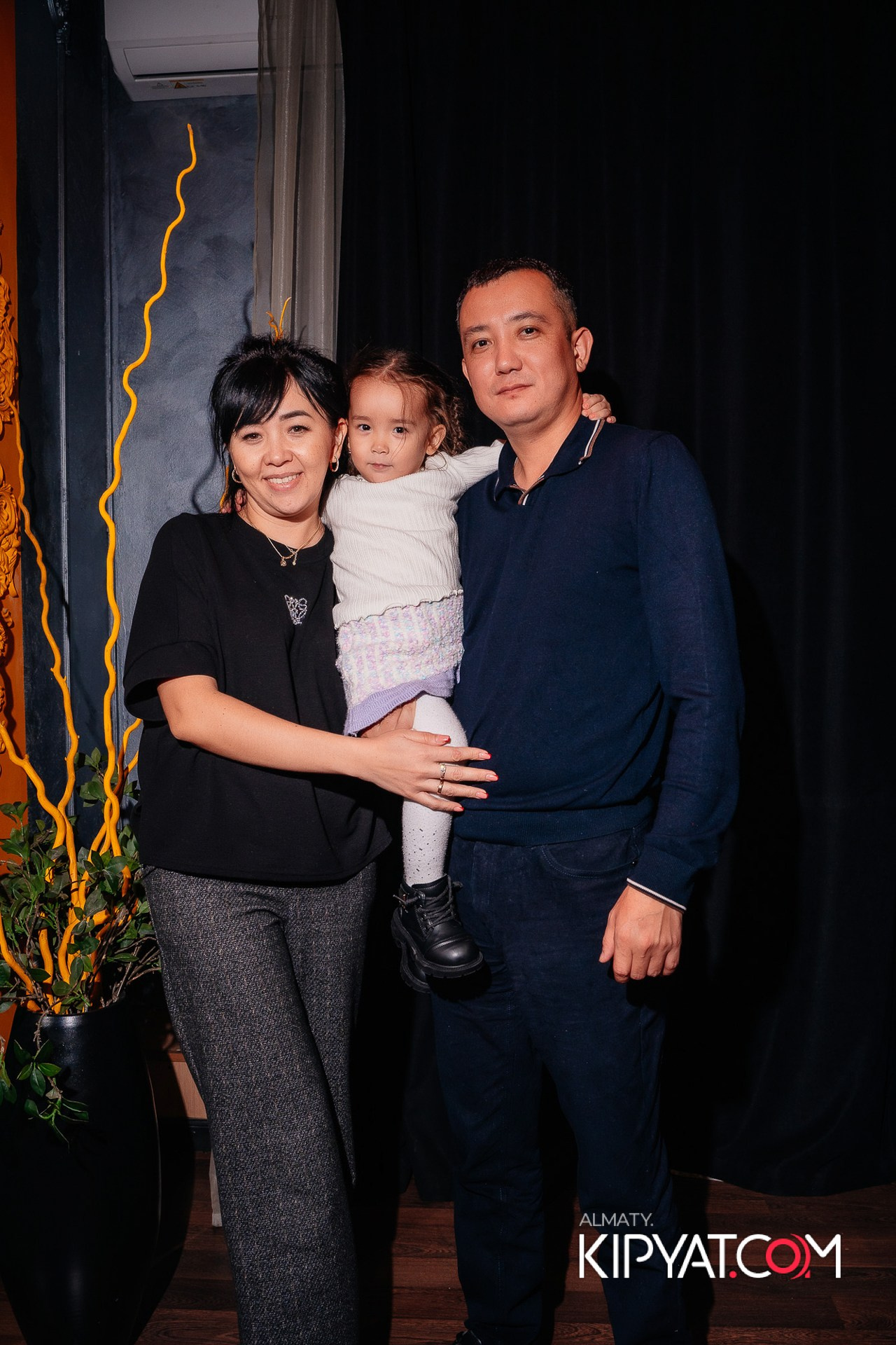 Ухо и Медведь на Курмангазы. КИПЯТКОМ АЛМАТЫ!