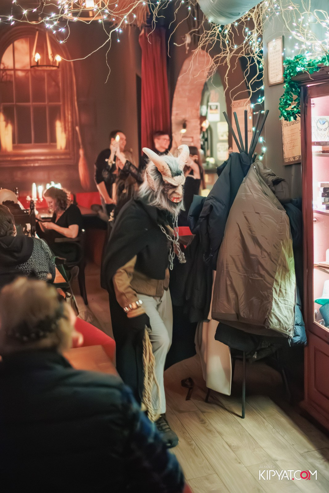 MERRY CREEPYSTMASS AND SPOOKY NEW YEAR — QUEEN OF THE DARKNESS BAR. КИПЯТКОМ АЛМАТЫ!