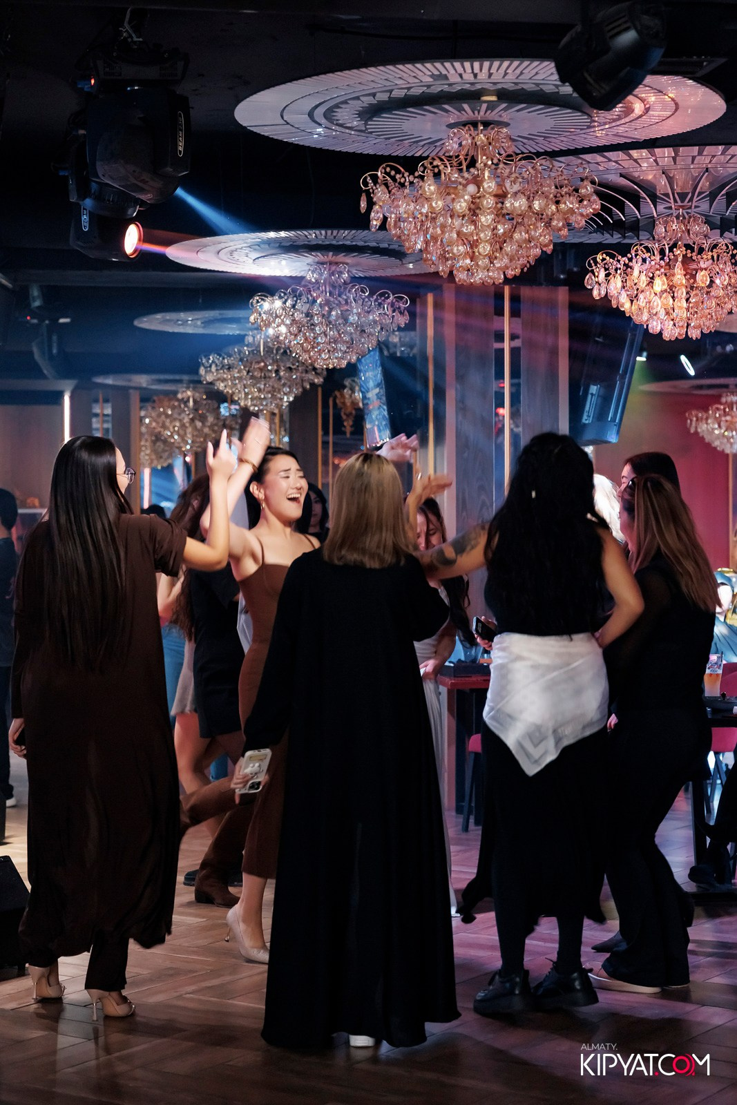 ЗАЯ, НА БИС. КИПЯТКОМ АЛМАТЫ!