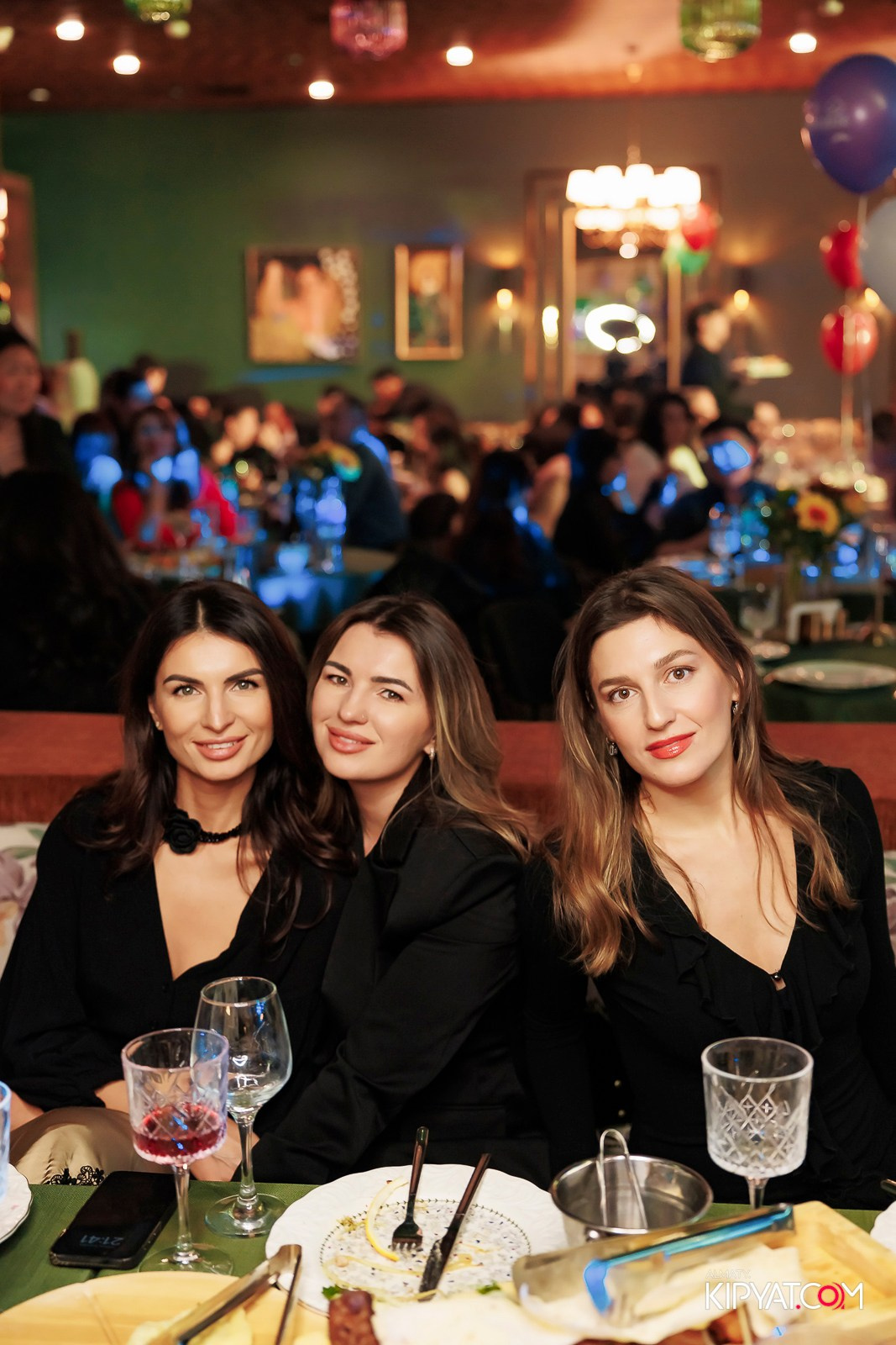 РЕСТОРАН ВЕСЕЛИДЗЕ НА ШЕВЧЕНКО. КИПЯТКОМ АЛМАТЫ!