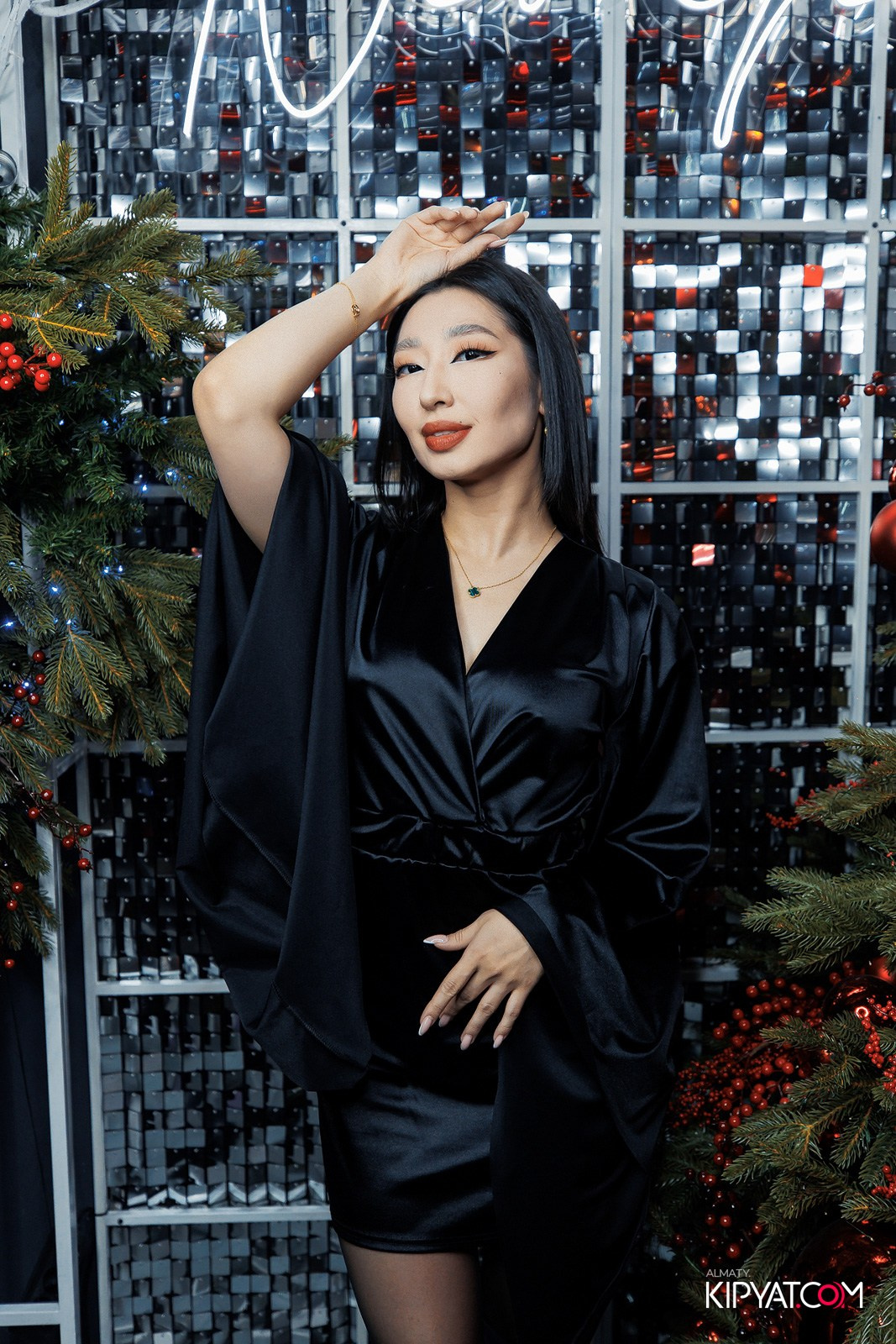 FRIENDS BAR & TERRACE. КИПЯТКОМ АЛМАТЫ!