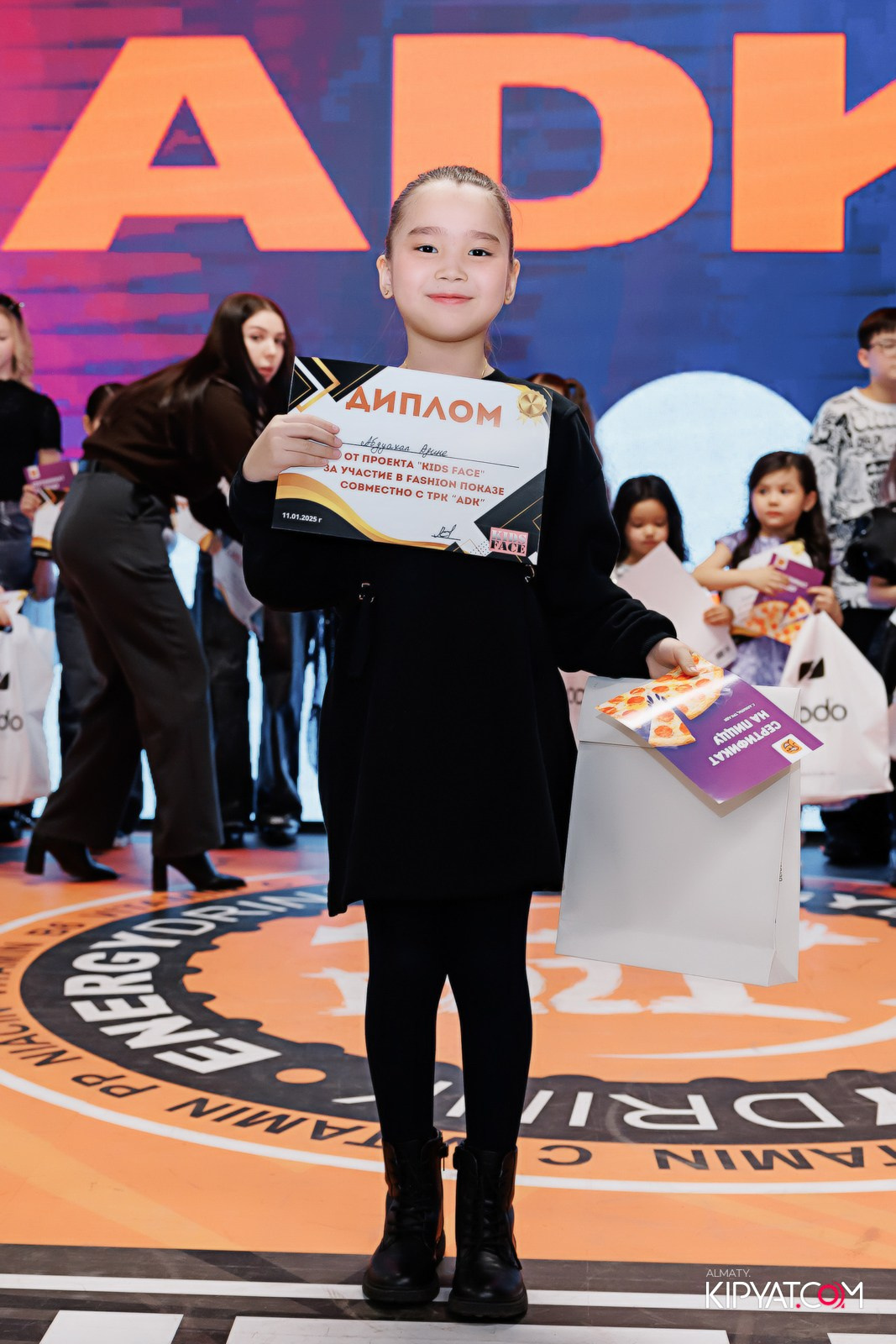 ДЕТСКИЙ МОДНЫЙ ПОКАЗ ОТ МОДЕЛЬНОГО АГЕНТСТВА «KIDSFACE». КИПЯТКОМ АЛМАТЫ!