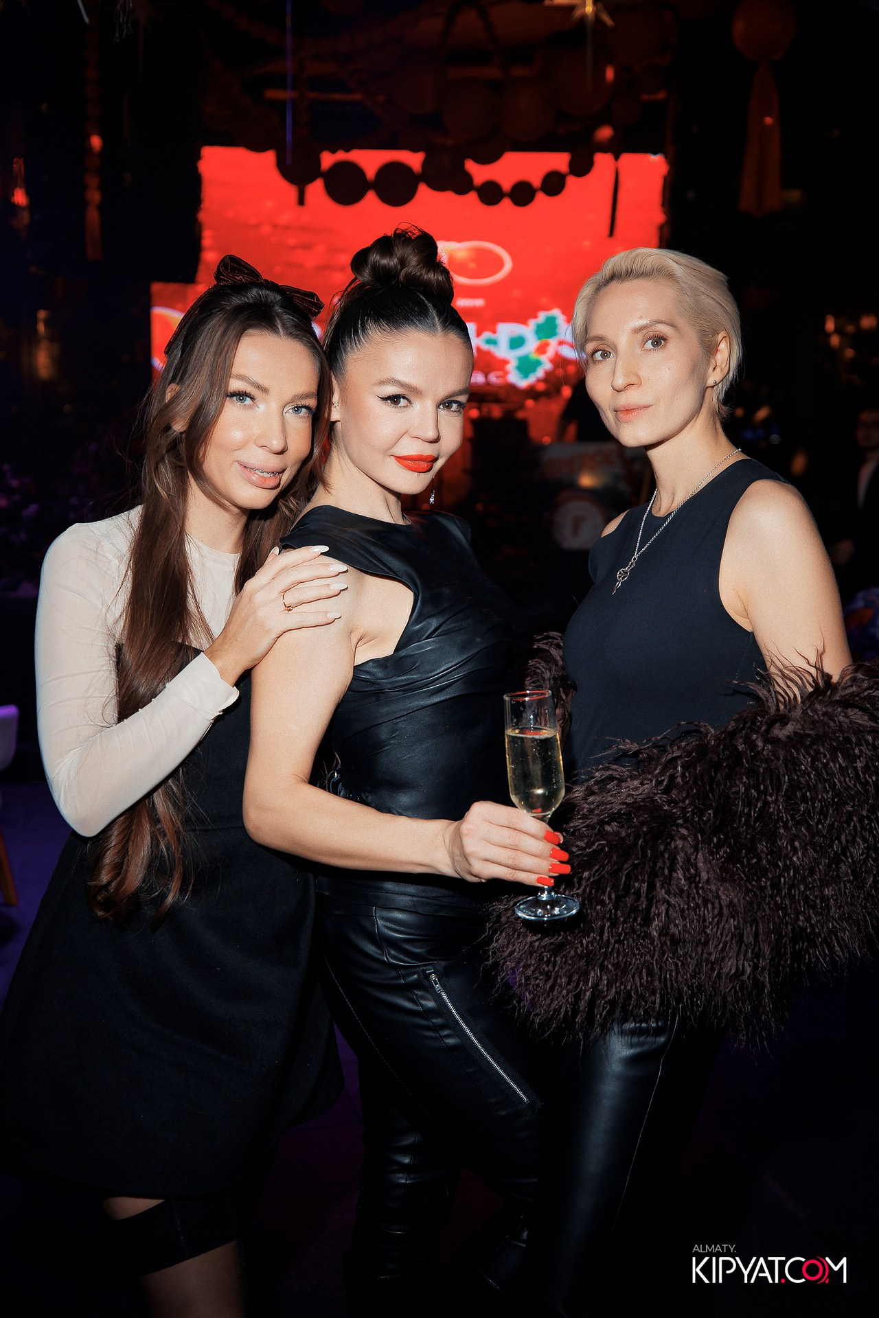 FRIENDS BAR & TERRACE. КИПЯТКОМ АЛМАТЫ! Фотосъемка мероприятий в Алматы