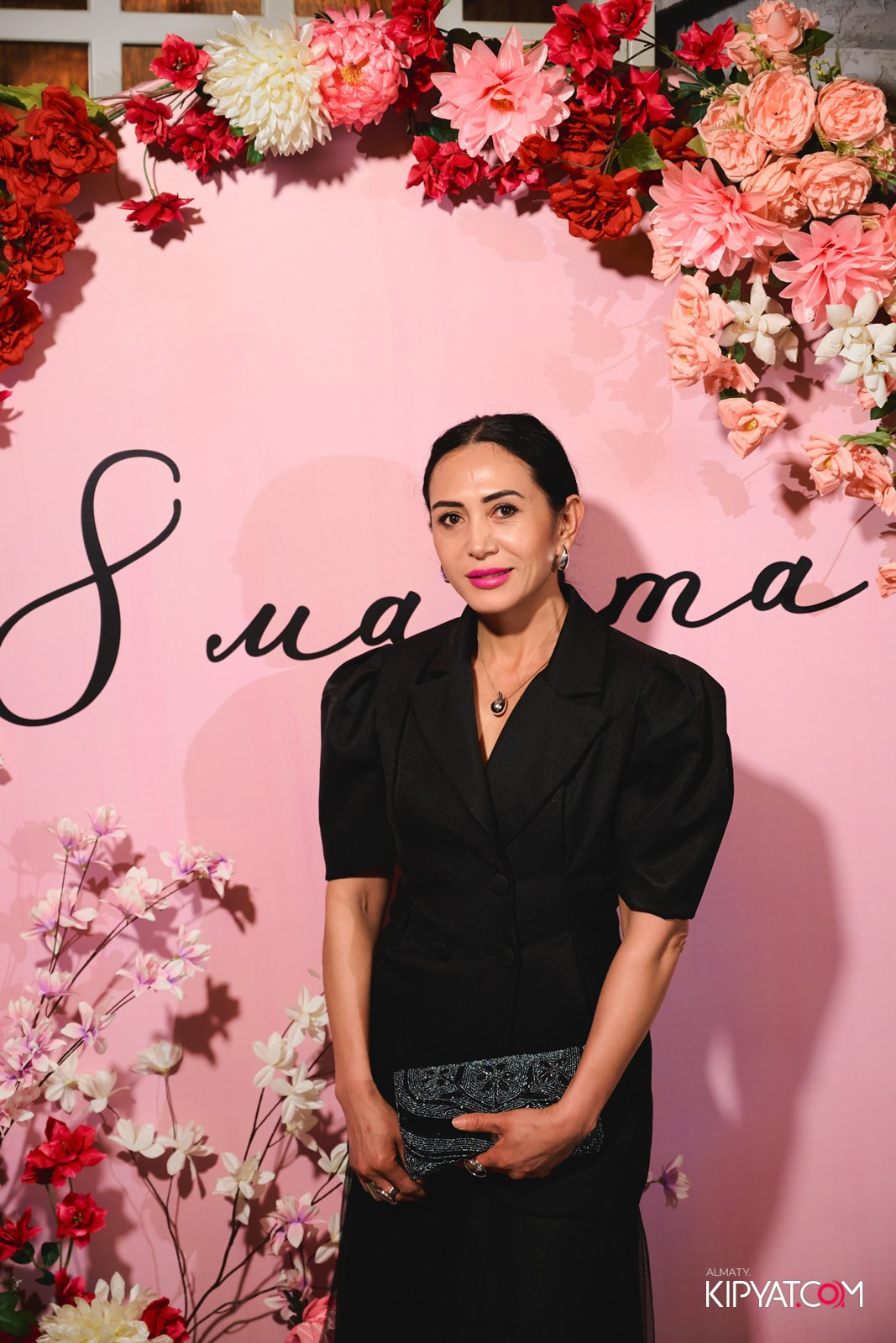 ГРУЗИНСКИЙ ДВОР НА КАБАНБАЙ БАТЫРА. КИПЯТКОМ АЛМАТЫ!