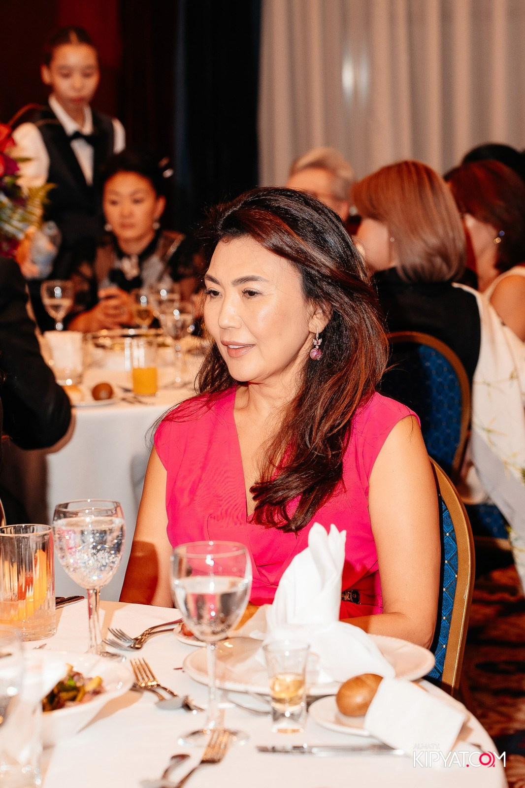 БЛАГОТВОРИТЕЛЬНЫЙ УЖИН В ЧЕСТЬ 30-ЛЕТИЯ ROTARY CLUB OF ALMATY. КИПЯТКОМ АЛМАТЫ!