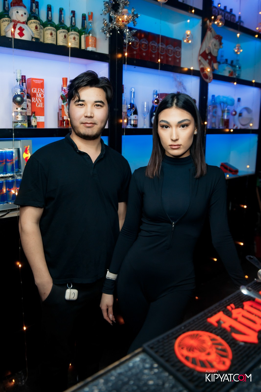 UYAT EMES BAR. КИПЯТКОМ АЛМАТЫ!