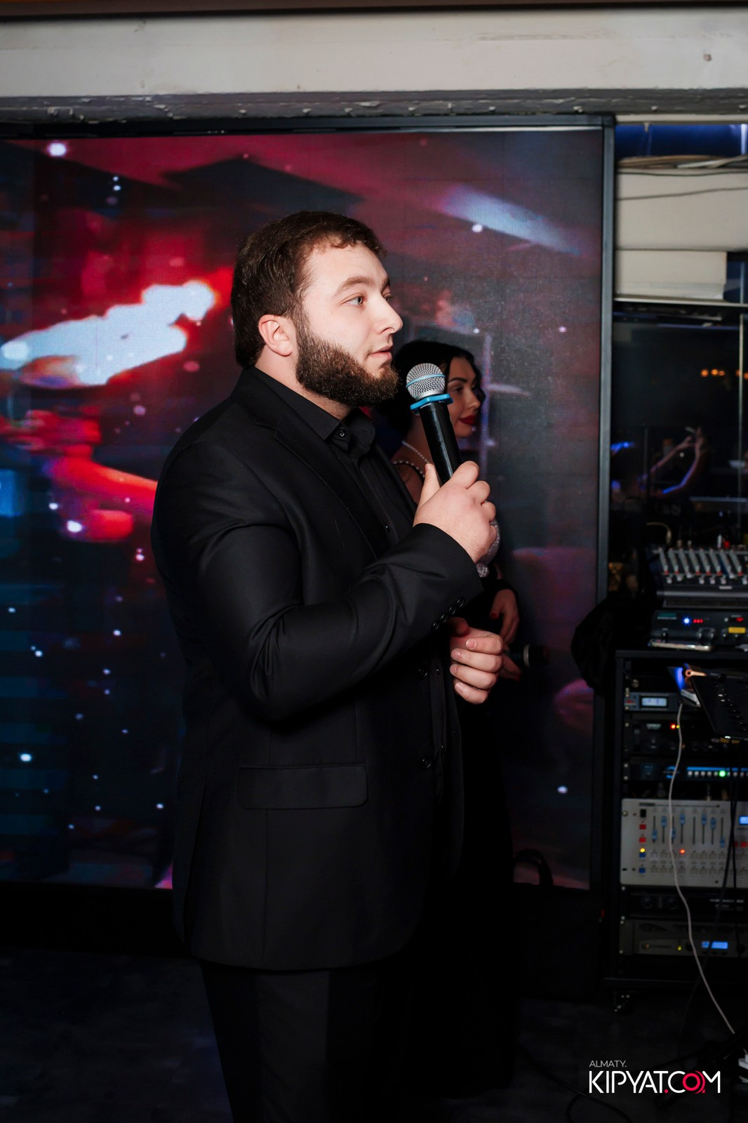 КАВКАЗСКИЙ ВЕЧЕР В ВАХТАНГУРИ. КИПЯТКОМ АЛМАТЫ!