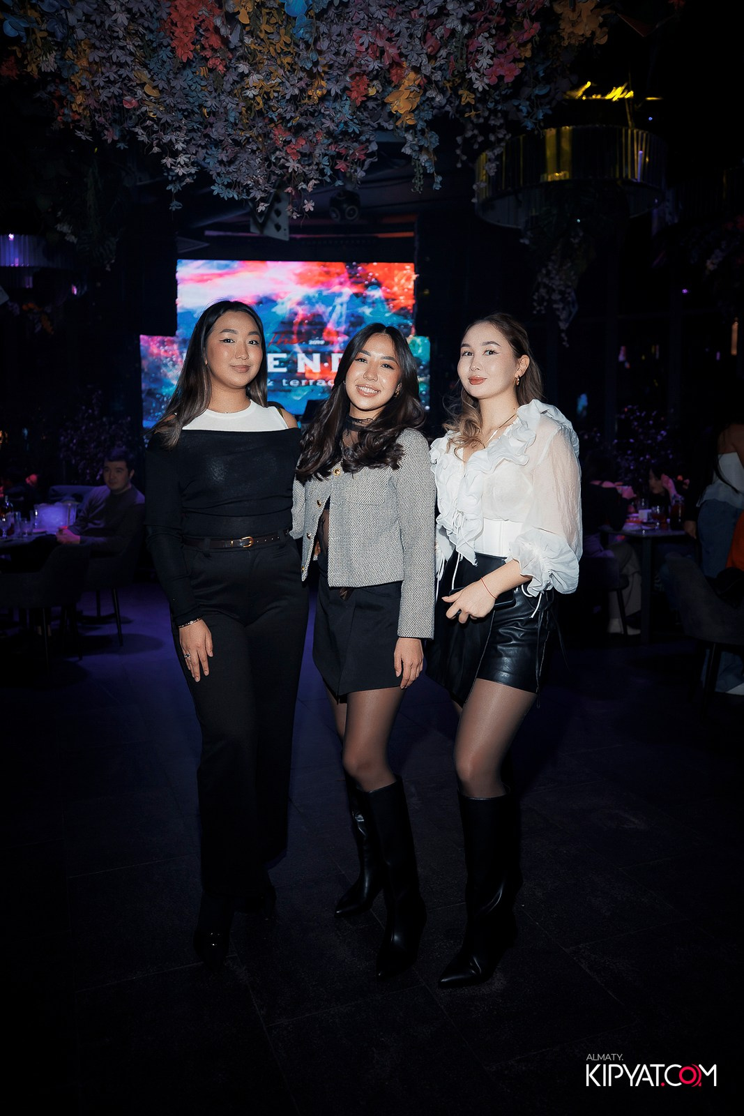 FRIENDS BAR & TERRACE. КИПЯТКОМ АЛМАТЫ!