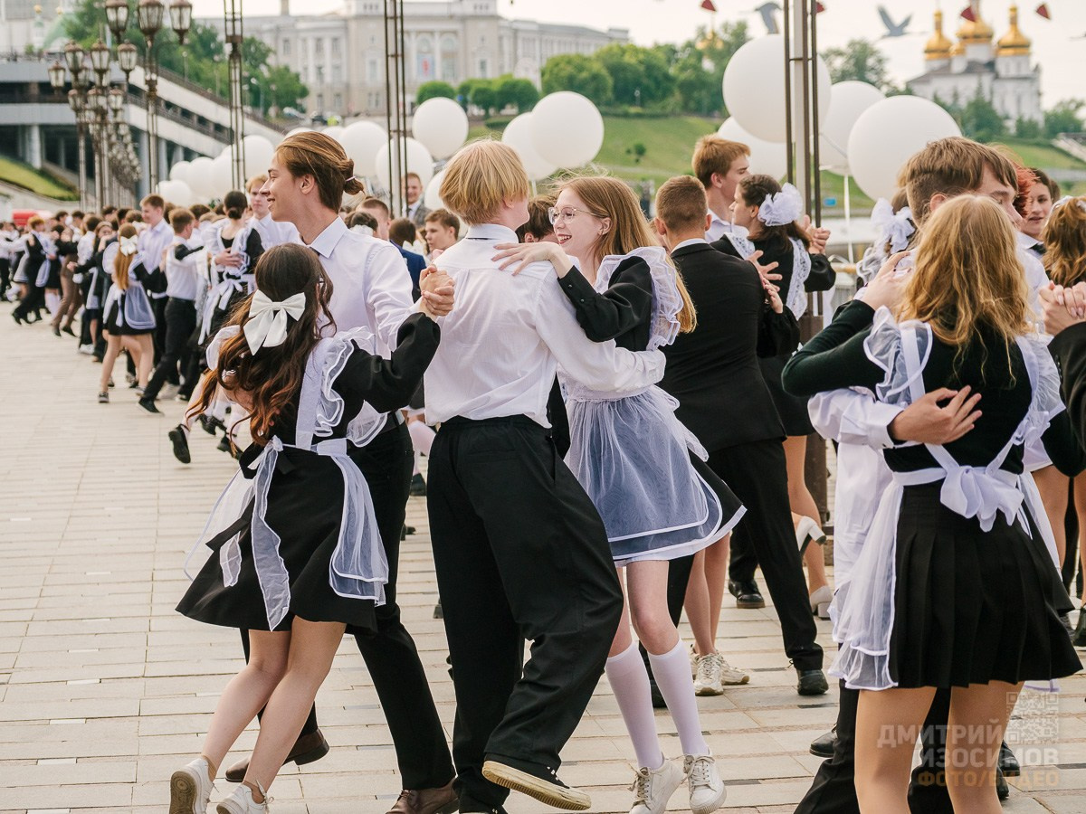 Школьный вальс выпускников
