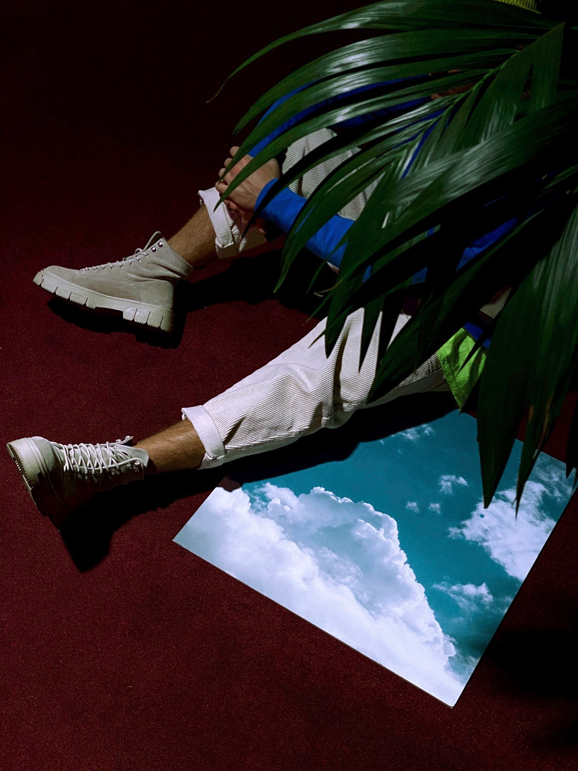 Современная концептуальная фотография о теле, уязвимости и идентичности. Визуальная практика на стиле честности, пост-иронии и искусства.Рекламная фотография, Концептуальная фотография, Современный художник, Психология, Коммерческий фотограф, Репортажный фотограф, Стрит фотография, Арт, Сюрреализм, Мобильная фотография, Снято на айфон, Дима Бурза