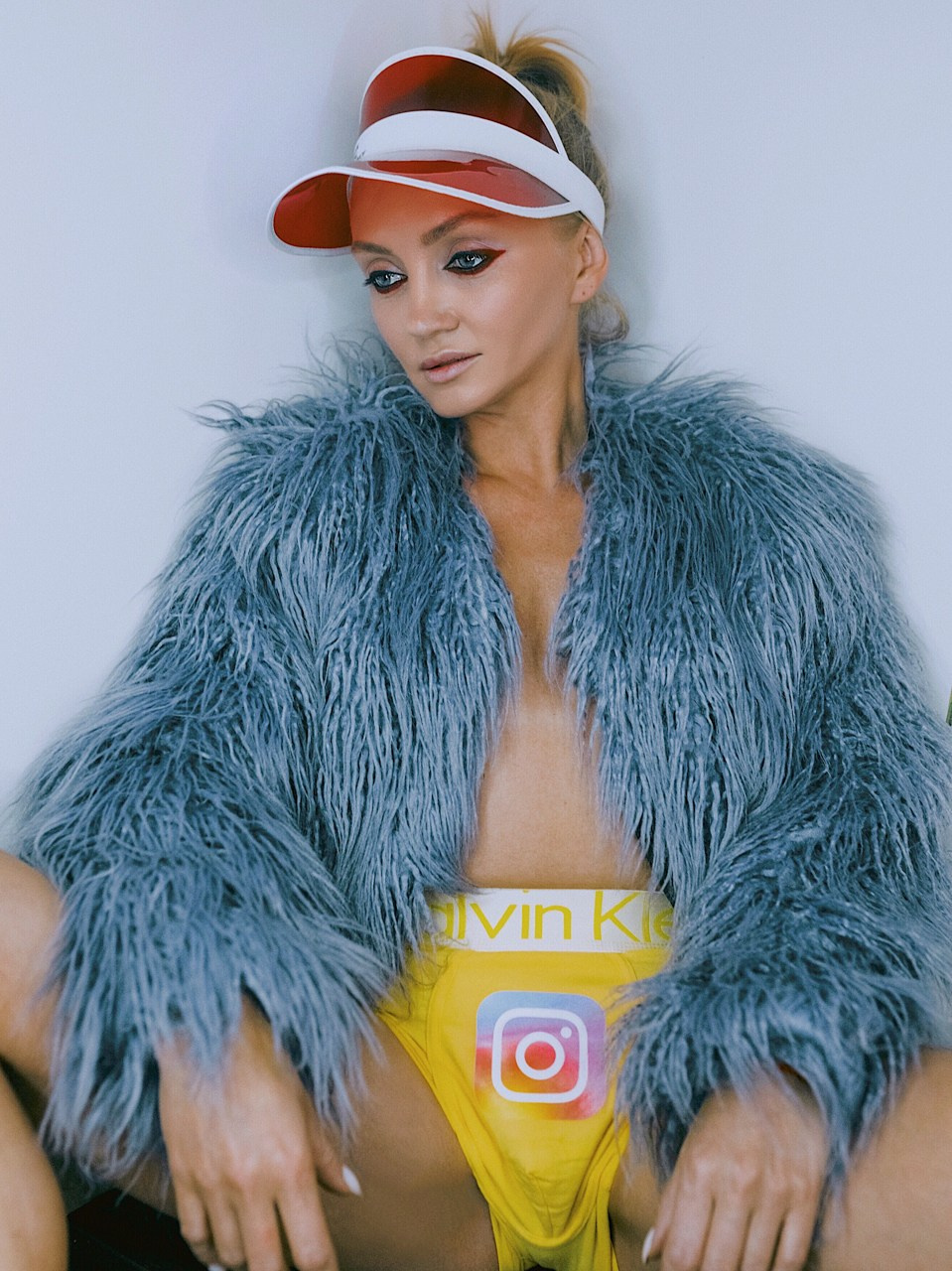 Современная концептуальная фотография о теле, уязвимости и идентичности. Визуальная практика на стиле честности, пост-иронии и искусства.Рекламная фотография, Концептуальная фотография, Современный художник, Психология, Коммерческий фотограф, Репортажный фотограф, Стрит фотография, Арт, Сюрреализм, Мобильная фотография, Снято на айфон, Дима Бурза