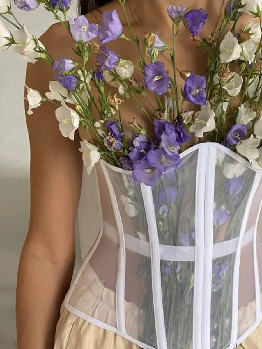 Корсет на шнуровке . Цвет белый. Размер 44 - 46