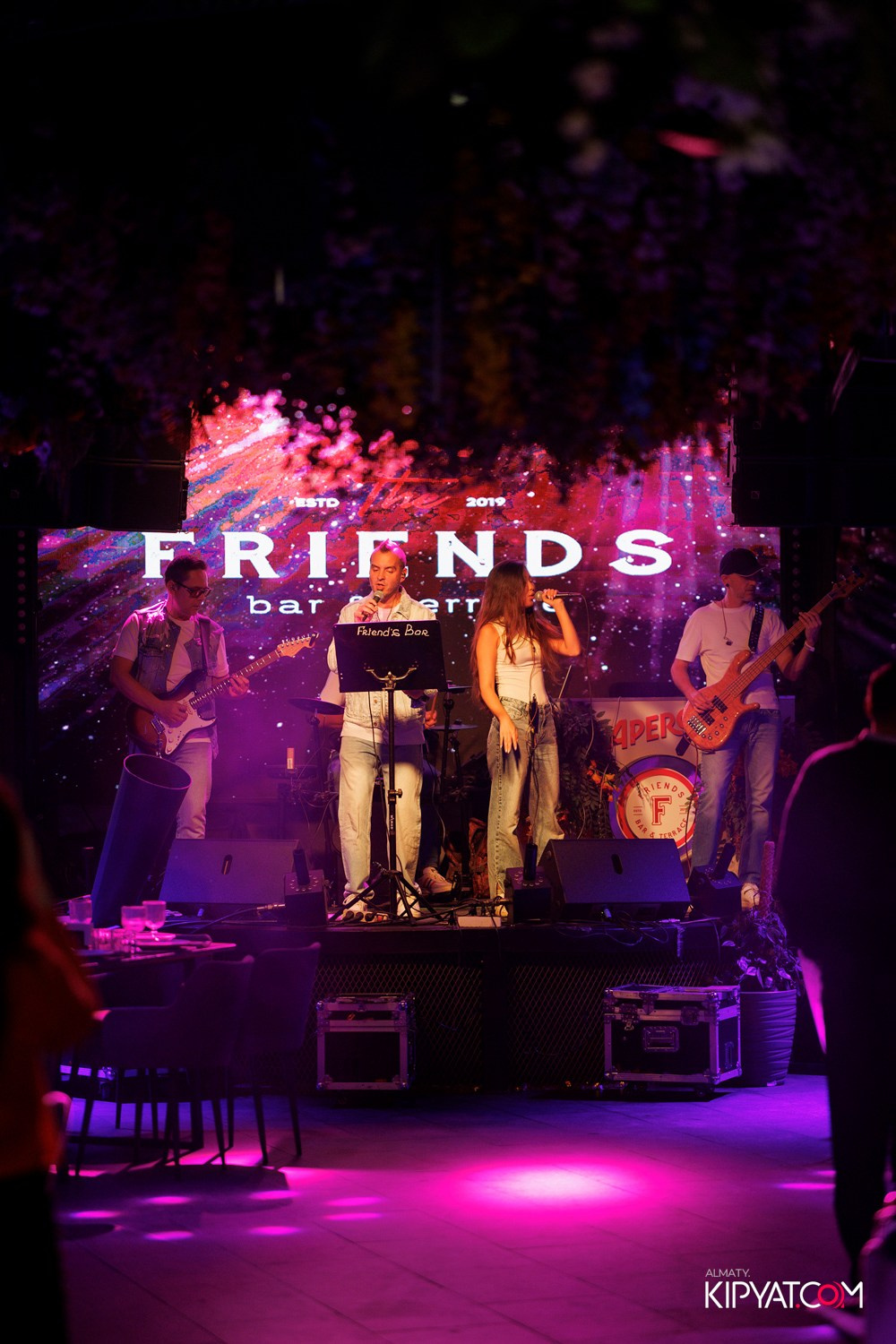 FRIENDS BAR & TERRACE. КИПЯТКОМ АЛМАТЫ! Фотосъемка мероприятий в Алматы