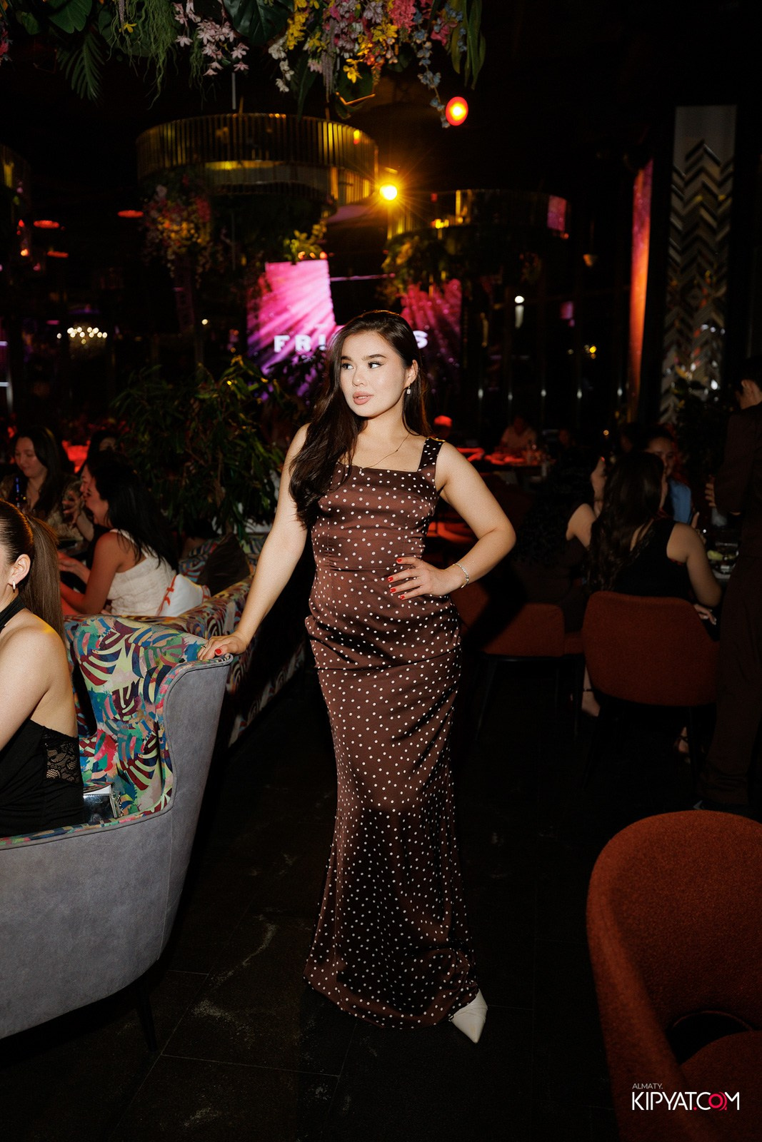 FRIENDS BAR & TERRACE. КИПЯТКОМ АЛМАТЫ! Фотосъемка мероприятий в Алматы
