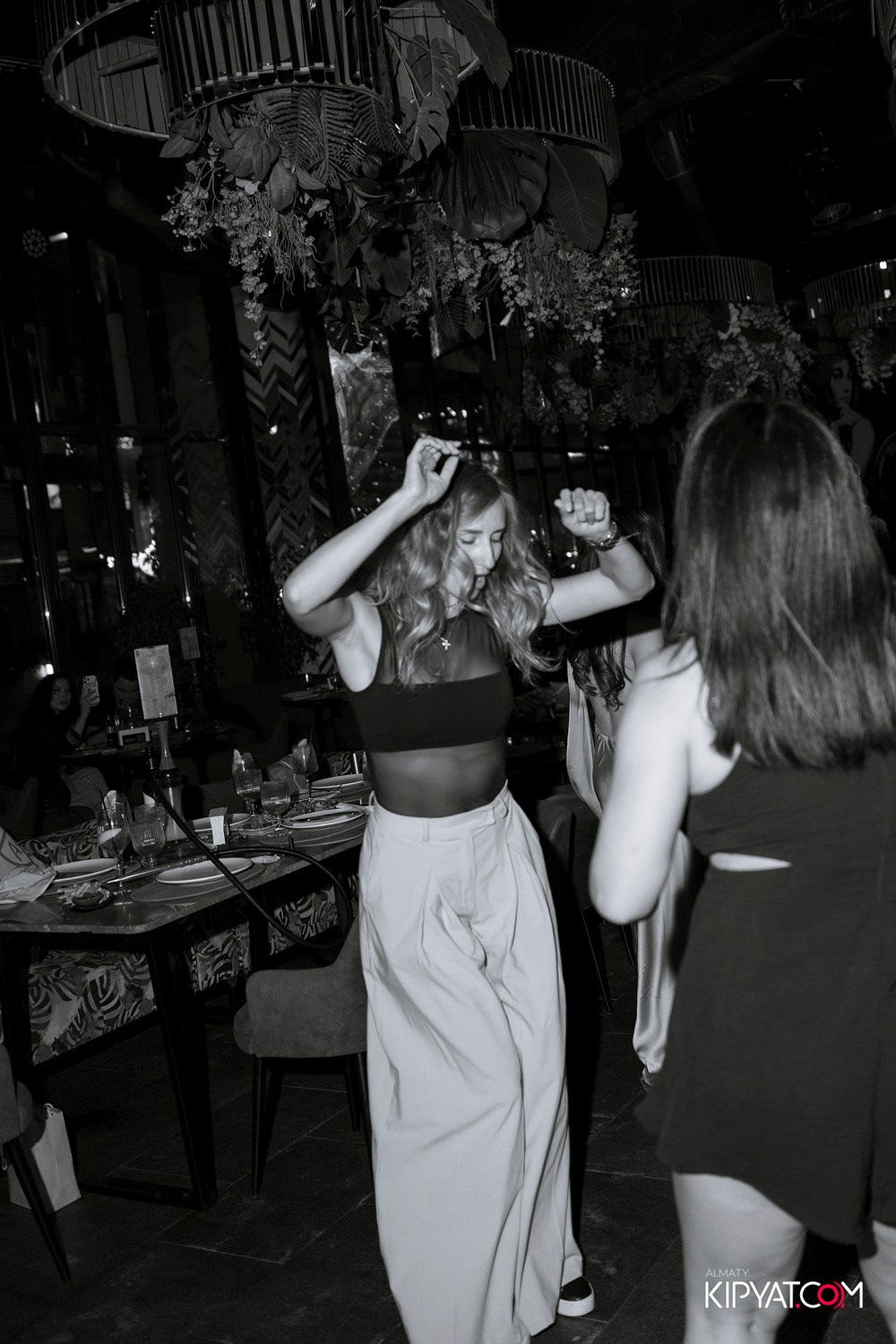 FRIENDS BAR & TERRACE. КИПЯТКОМ АЛМАТЫ! Фотосъемка мероприятий в Алматы
