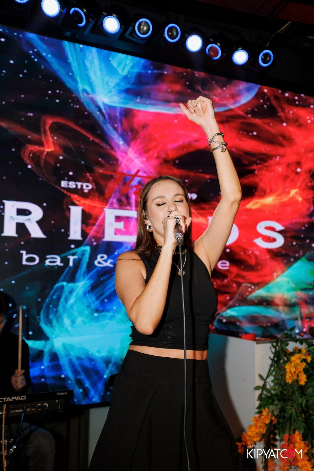 FRIENDS BAR & TERRACE. КИПЯТКОМ АЛМАТЫ! Фотосъемка мероприятий в Алматы