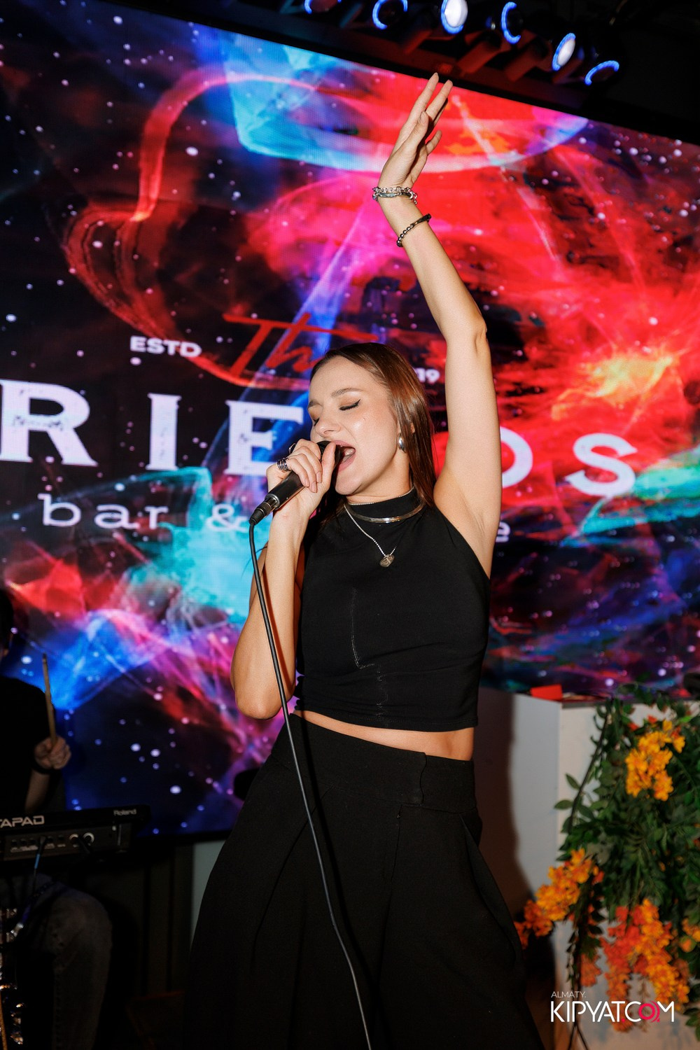 FRIENDS BAR & TERRACE. КИПЯТКОМ АЛМАТЫ! Фотосъемка мероприятий в Алматы