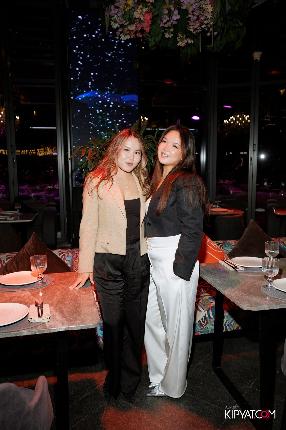 FRIENDS BAR & TERRACE. КИПЯТКОМ АЛМАТЫ! Фотосъемка мероприятий в Алматы