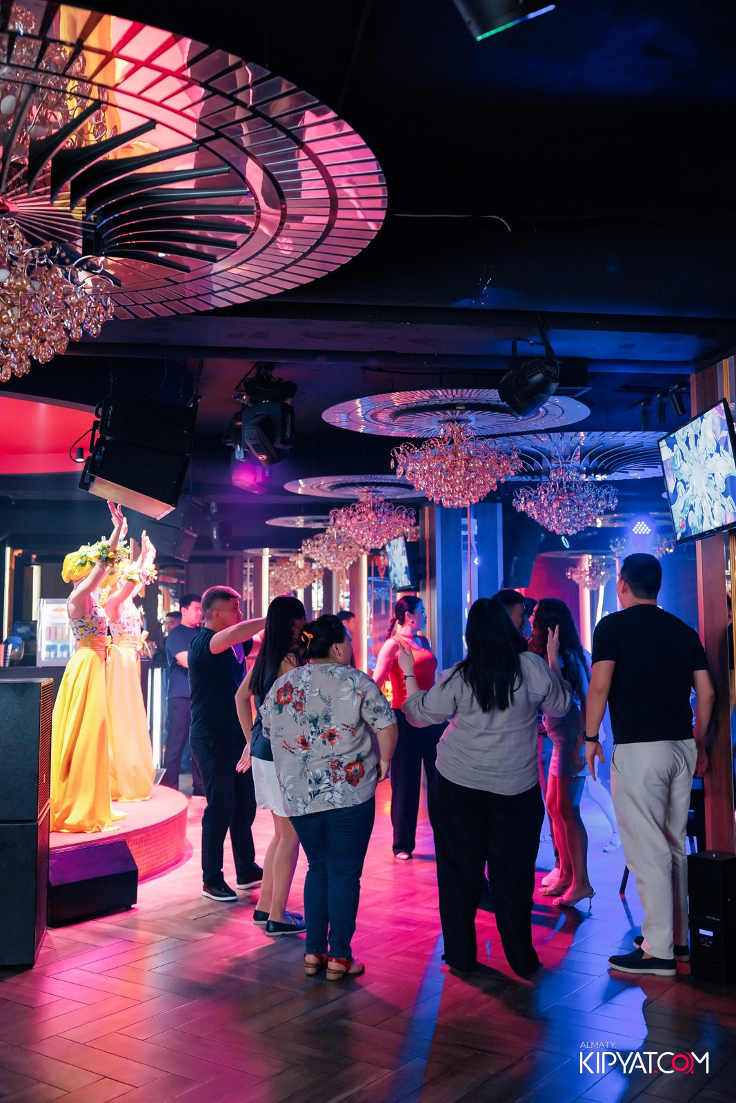 ЗАЯ, НА БИС. КИПЯТКОМ АЛМАТЫ!